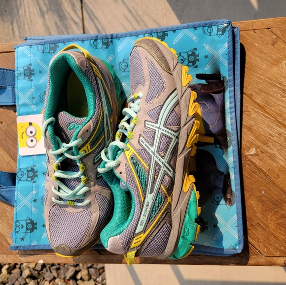 Asics Gel Sonoma ! Woman's size 10 with bonus trav - Picture 8 of 11